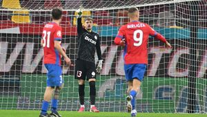 FCSB a explodat de furie: „Selecționerul și-a bătut joc de fotbalistul nostru”