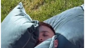 Ce mai face fotbalistul de la FCSB care se poate lăsa de fotbal la doar 26 de ani! Imagini inedite cu jucătorul comparat de Becali cu Jordi Alba | VIDEO