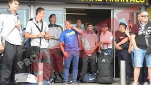 Reghe a oferit imaginea zilei la revenirea în țară! Mesajul care putea stârni reacția ostilă a ultrașilor