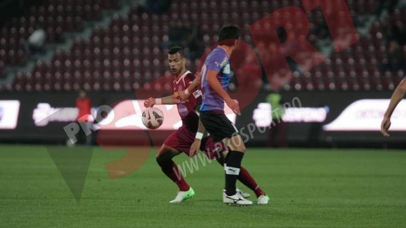 Dică se disculpă:** "Nu meritam să primesc roșu, Mureșan trebuia eliminat când m-a lovit cu cotul"