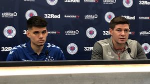 Steven Gerrard, laude pentru Ianis Hagi. „A arătat pe teren cât de valoros este! Seamănă cu tatăl său!”