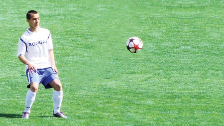 Nepotu' vs. bunicu'!** Confruntare incredibilă la un meci din Liga a II-a