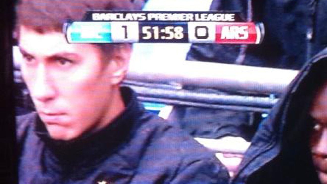 "Nu vreau să știu ce faceți voi acolo!" Panti nici n-a avut curaj să-și întoarcă privirea :)! FOTO Ce făceau Balotelli și Tevez lângă el