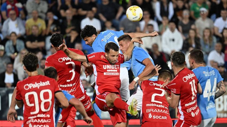 Pot rămâne fără antrenor după meciul anului! Situație bizară în Superliga