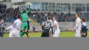 EXCLUSIV | Prima variantă pentru Becali: "Îl vând și pot negocia!" Cât trebuie să plătească finanțatorul FCSB pentru portarul "școlit" în Italia