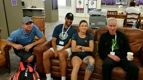 IMAGINEA ZILEI | John McEnroe, Andy Roddick și James Blake au felicitat-o pe Alexandra Dulgheru pentru victoria de la Charleston