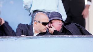 "Mitică mai are trei săptămâni la LPF!"** ProSport prezintă documentele oltenilor și modul în care se apără președintele Ligii