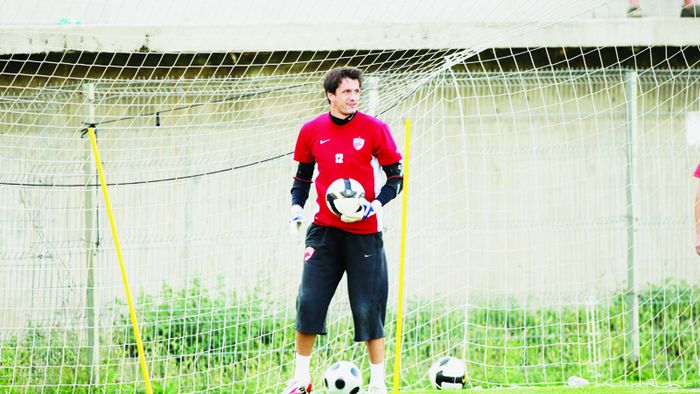 Dolha ezită să semneze prelungirea cu Dinamo!** Are ofertă din Polonia