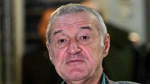Gigi Becali a dezvăluit că a semnat contractul cu un fotbalist care a impresionat în Superliga: „Va avea 20.000 de euro salariu”