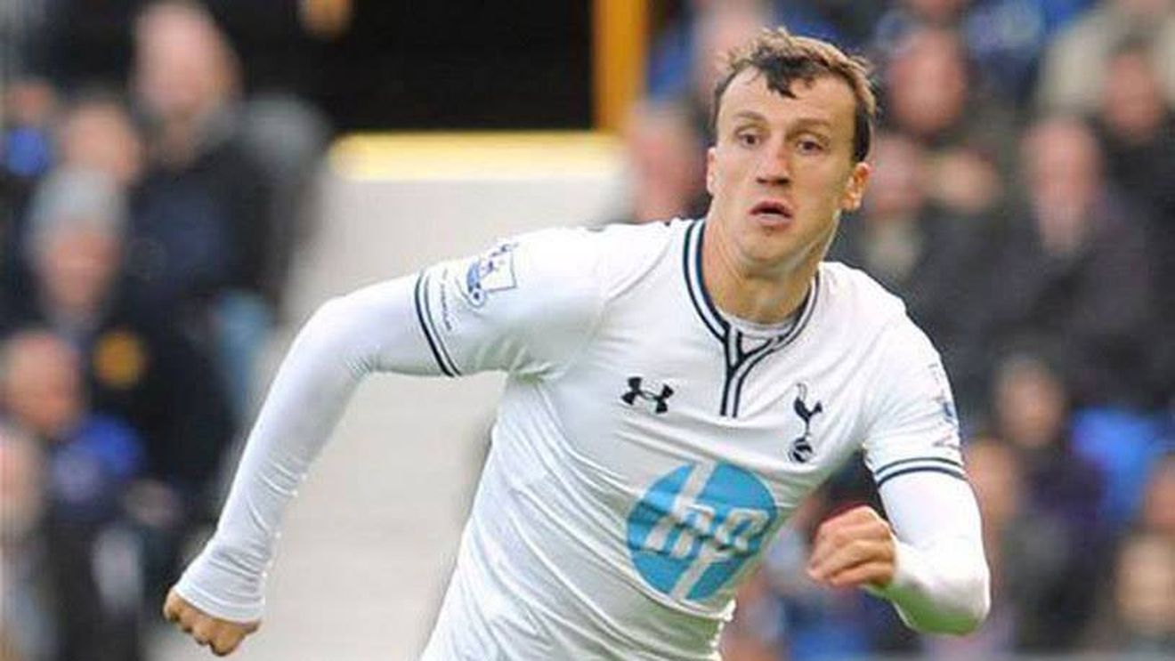 Tottenham s-a înțeles cu un club pentru transferul lui Vlad Chiricheș. Acum se negociază cu jucătorul