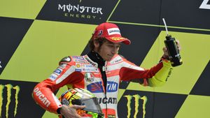 Spectacol la Le Mans!** Rossi, la primul podium cu Ducati, Lorenzo câștigă în Franța!