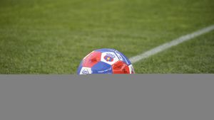 Steaua are viitor. O armată de glorii lucrează în Ghencea pentru a șlefui următoarea generație de fotbaliști: "Școala e pe primul plan. Trebuie să-i ținem cu picioarele pe pământ" | REPORTAJ VIDEO