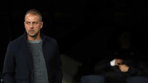 S-a rupt mijlocașul Barcelonei. Lovitură grea pentru Hansi Flick