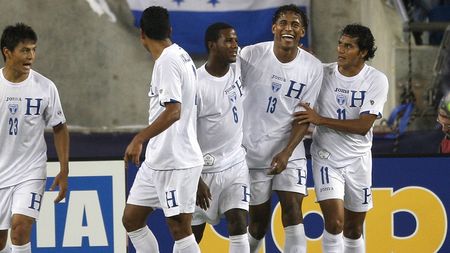 Englezii, impresionați de povestea lui Costly, jucătorul care putea impresiona la Steaua, dar a ales Vasluiul