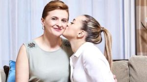 „Niciodată nu o să pot să trec peste moartea mamei. Mi-aș fi dorit mai mult timp cu ea”. Larisa Iordache a vorbit despre drama care i-a marcat viața