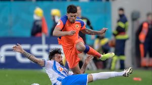 Imaginile care îl vor impresiona pe Gigi Becali! Ce face Florinel Coman pentru a deveni iar cel mai bun jucător de la FCSB | VIDEO