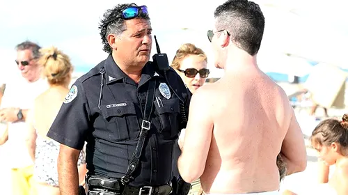 „Omul flotare”, avertizat de Poliție după ce a încălcat o regulă în Miami