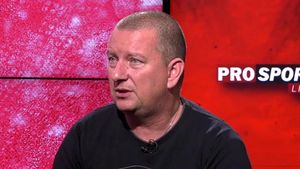 Ionuț Chirilă a dezvăluit planul tactic pe care Costel Gâlcă trebuie să îl implementeze de urgență la Universitatea Craiova: „E o diferență foarte mare între jocul echipei și valoarea individuală a fotbaliștilor”. EXCLUSIV