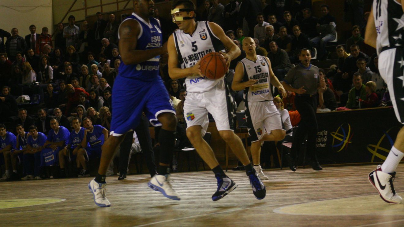 Gripat și lovit, Cuic nu se dă bătut