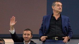 EPIC** "Clauză" marca Gigi Becali. Ce așteaptă patronul Stelei de la Reghe: "Până acum antrenorii aveau termen de un an, lui Reghe îi dau șase luni" :)