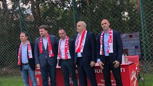 Spaniolii de la Dinamo desființați de Dumitru Dragomir: „Sunt de la solduri! Nici n-au tocuri la pantofi” + Cine poate prelua clubul: „Așteaptă să cadă și o ia el. Are bani să țină cinci echipe”