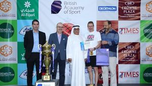 Un român coordonează cea mai tare școală de sport a expaților din Kuweit: 2000 de copii, colaborare cu România, întâlniri cu campioni olimpici și mondiali de la noi