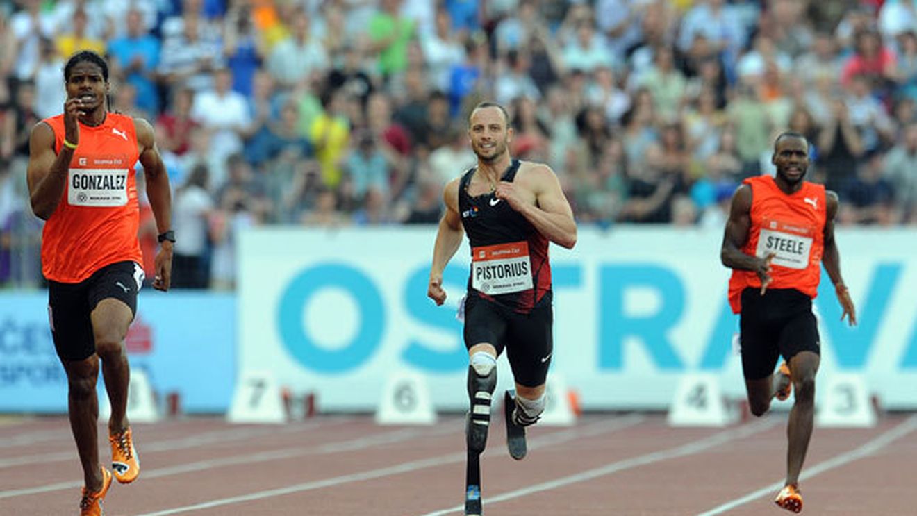 Cu ambele picioare amputate**, Oscar Pistorius s-a calificat la CM de atletism