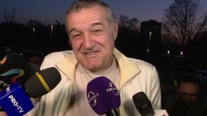 "E o crimă să nu joace! Ar trebui forțat" Gigi Becali, "somat" să impună în primul "11" un fotbalist de la FCSB