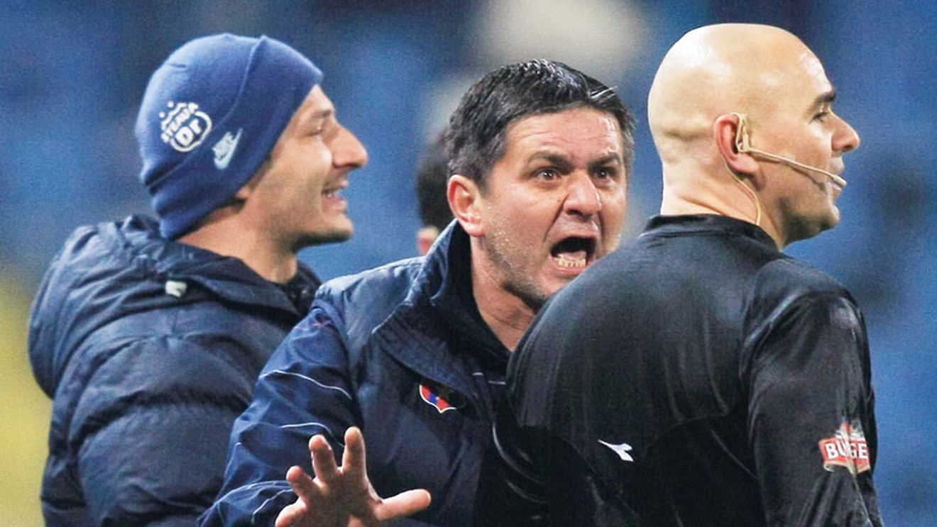 Lăcă, în tribună!