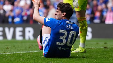 Ce au scris scoțienii despre gestul furios al lui Ianis Hagi, după ce a ieşit accidentat