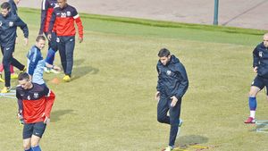 A "uitat" să îi mai trimită la vestiare:** cât a durat antrenamentul de AZI al Stelei!