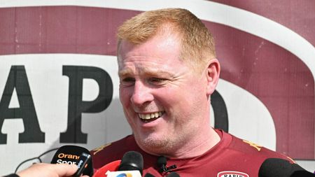 Rapid Bucureşti face show cu Neil Lennon antrenor!
