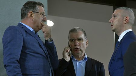 Detaliul care o poate duce pe FCSB în Ghencea! Alături de cine a fost surprins Vali Argăseală la negocierile cu CSA Steaua