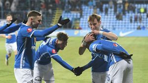 Adrian Mazilu, noul fenomen al lui Gică Hagi, a primit o ofertă de transfer de la Universitatea Craiova! Mihai Rotaru i-a propus „Regelui”, pe loc, o sumă importantă