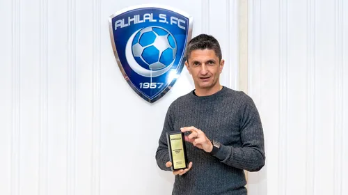Răzvan Lucescu a primit trofeul ProSport la Riyadh, după ce a fost ales antrenorul anului 2020 | GALERIE FOTO