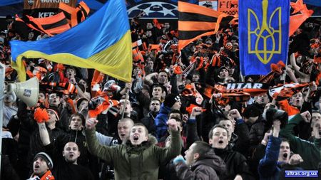 "Din Lugansk pân' la Carpați, toți ultrașii sunt frați". Galeriile din Ucraina s-au unit și au semnat un pact de neagresiune pe termen nelimitat