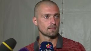 Ionuț Popa, în stil propriu despre selecția la națională. "El trebuie să fie acolo chiar dacă bea 10 litri de vin... E cel mai bun din țară!" Cum îl "motiva" pe Bâlbă când îi era elev :)