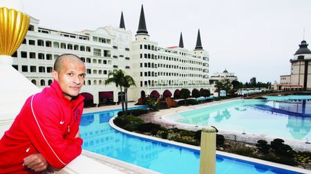 Geraldo ȘOCHEAZĂ‚ România cu bunul simț!** Gigi vrea să scape de el, dar jucătorul îi răspunde GENIAL! Prima reacție după ce i s-a arătat ușa