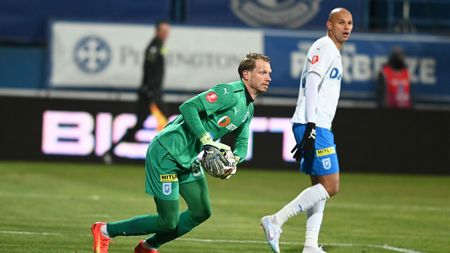 Giedrius Arlauskis ar putea pleca de la Universitatea Craiova! Mihai Rotaru a pus ochii pe portarul echipei naționale