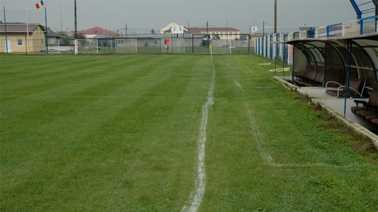 FOTO | Organizarea în fotbalul mic și foarte mic: tușe strâmbe și careul de 16 metri mutat la 12 metri în Liga a III-a
