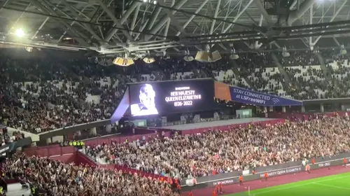 Omagiul cutremurător adus de fanii lui West Ham, după moartea Reginei Elisabeta a II-a a Marii Britanii! Imaginile care dau fiori pe șira spinării. Ce au cântat englezii la meciul cu FCSB | VIDEO