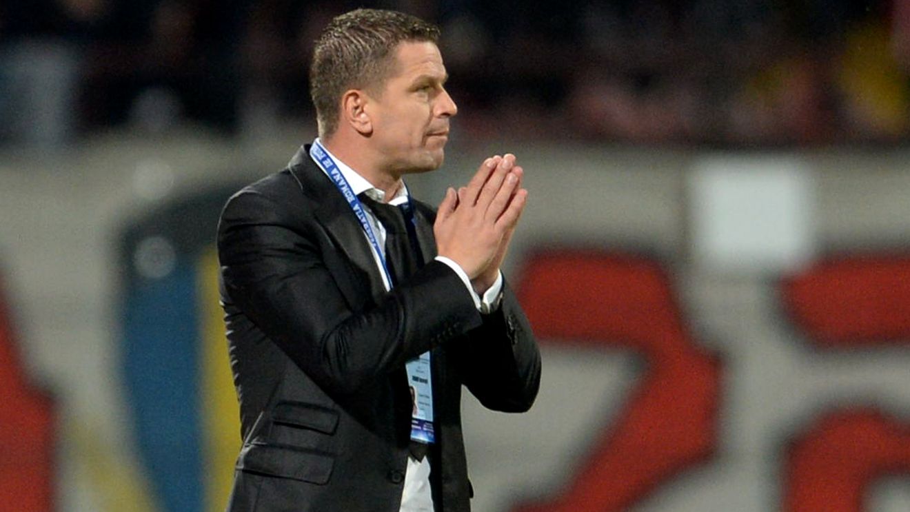 Stoican a semnat un contract valabil până în vara lui 2016. "Vorbim prea mult și ne impunem obiective îndrăznețe" Ce și-a propus în noul mandat la Dinamo