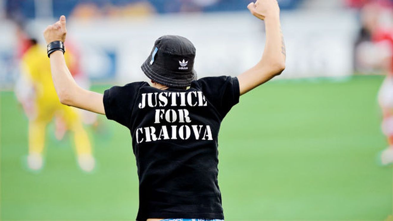 Craiova vrea fotbal,  Mititelu cere bani!** Federația este obligată să reprimească imediat "Știința" în Liga a II-a, dar Mititelu are alte priorități