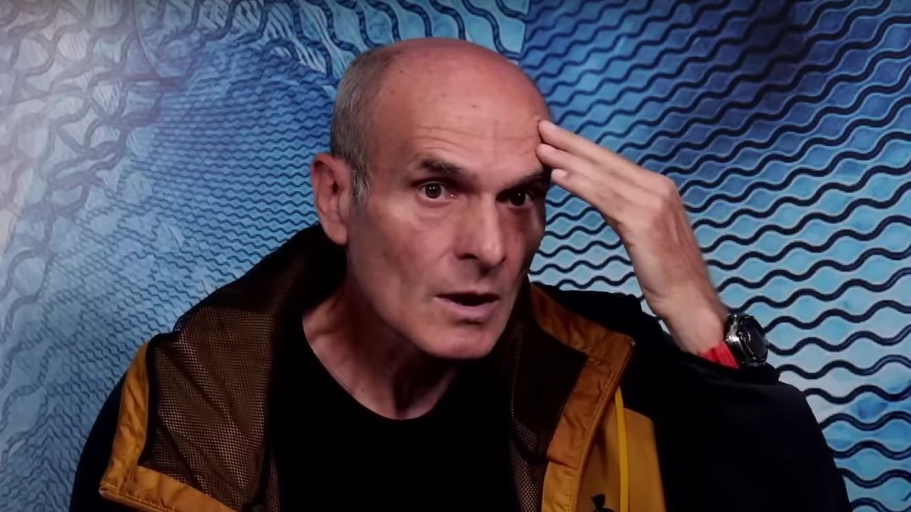 Cristian Tudor Popescu o calcă pe gât pe Caroline Wozniacki după ce a jignit-o pe Simona Halep și o numește „tractoristă”