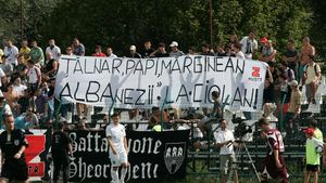 Dulca poartă "șapcă roșie"