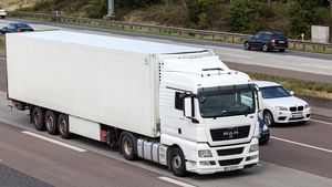 Florin Prunea a dat faliment cu afacerea în care și-a băgat banii. A cumpărat un TIR, dar i-a murit șoferul în parcare: „M-a sunat soția lui plângând”