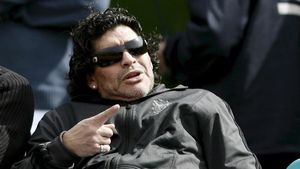 Maradona, marele favorit