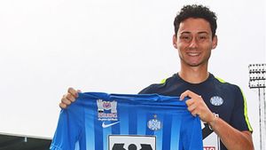 Românii, la mare căutare în străinătate! Clubul care l-a cumpărat pe Adi Petre a mai semnat cu un puști talentat. Un al treilea român e în probe și va semna miercuri