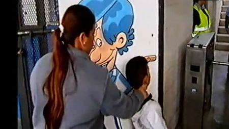 VIDEO** Aceasta e cea mai "DRASTICĂ‚" regulă de intrare pe un stadion sau cum arată un abonament gratuit pentru Elton :))