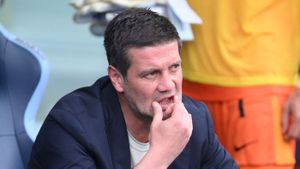 Spaniolii au scris adevărul despre Cristi Chivu și planul său. Au făcut și un sondaj: „E un mare antrenor?”